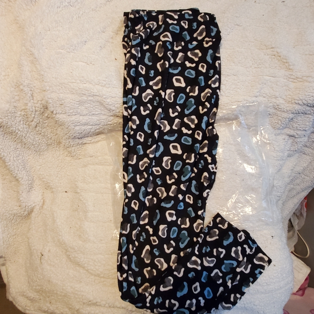 LuLaRoe Black and Blue Leopard Print Leggings